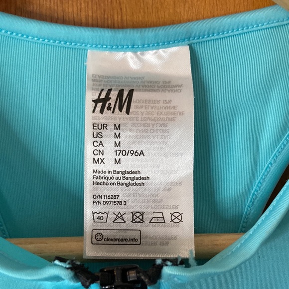 H&M Summer Crop Top - Picture 2 of 4